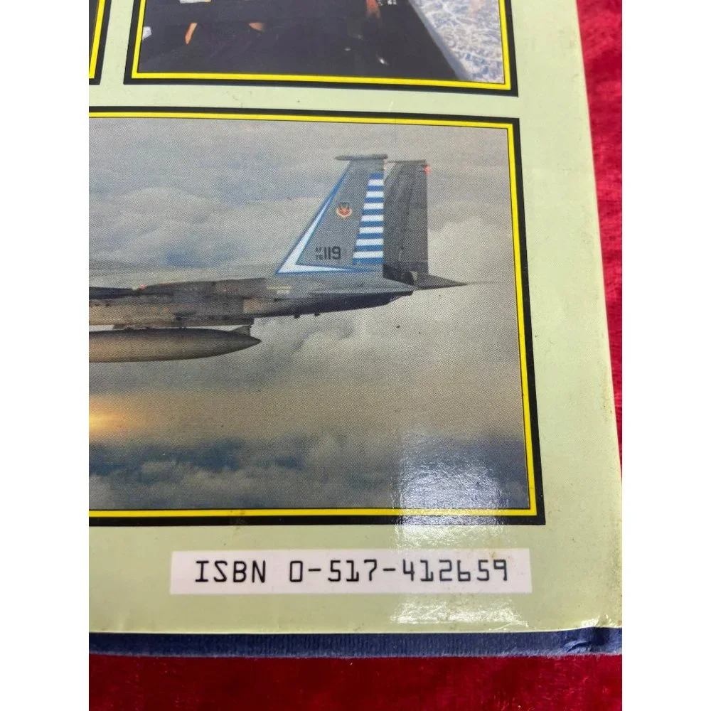 Modern Air Combat Published‎ Crescent Books 1983
